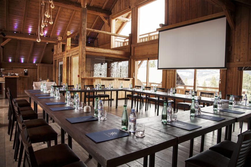 salle-pleniere-club-du-mont-darbois-4